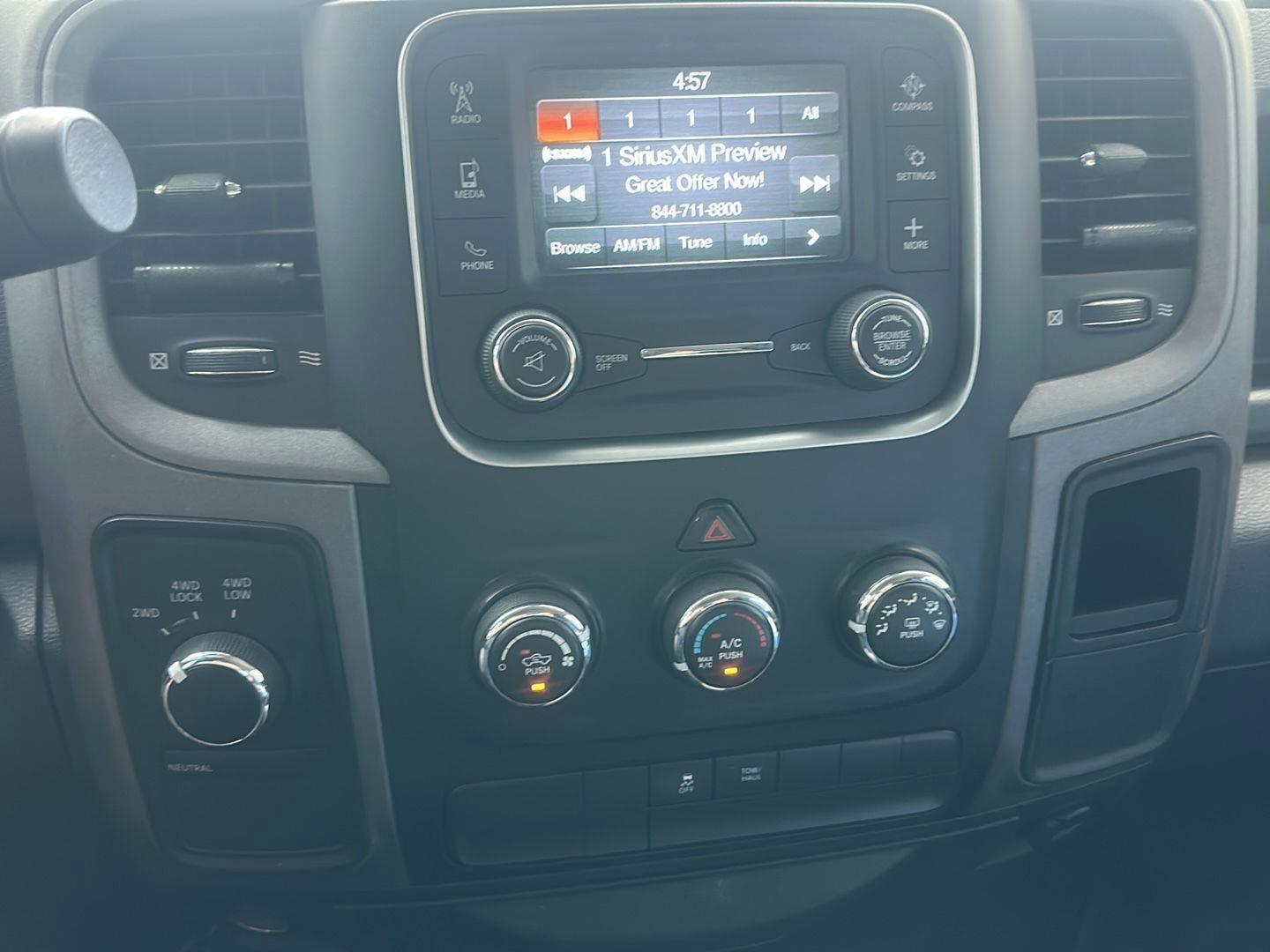 RAM 1500 Tradesman Crew Cab SWB 4WD 2015