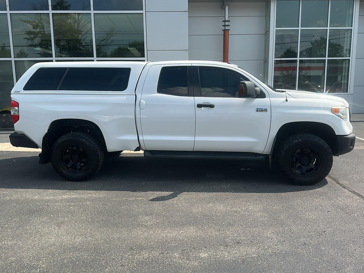 Toyota Tundra Limited 5.7L Double Cab 4WD 2014