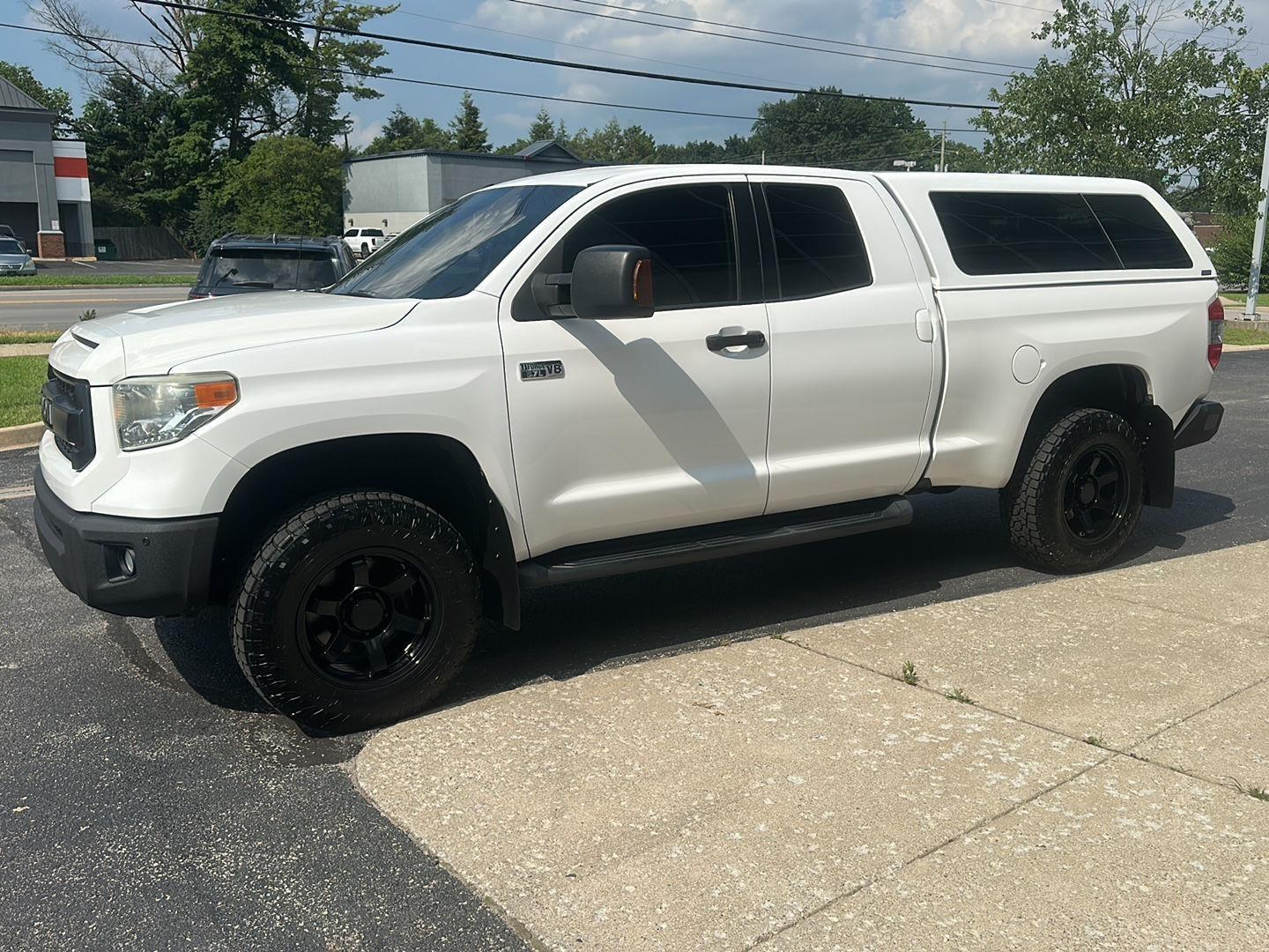 Toyota Tundra Limited 5.7L Double Cab 4WD 2014