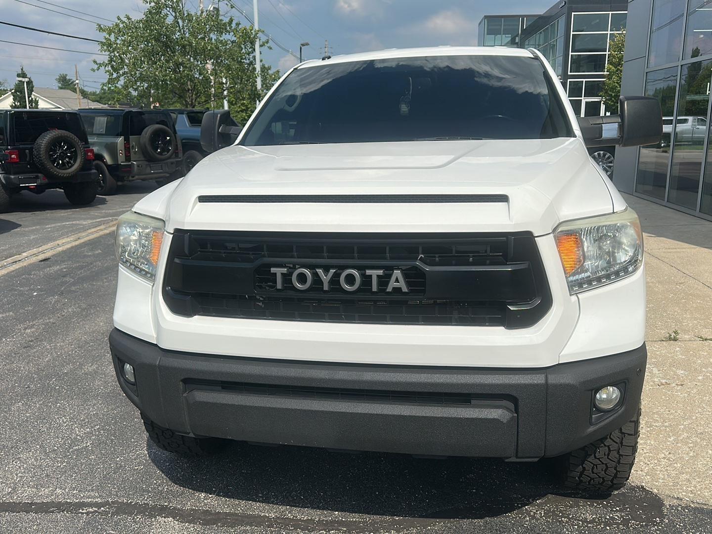 Toyota Tundra Limited 5.7L Double Cab 4WD 2014