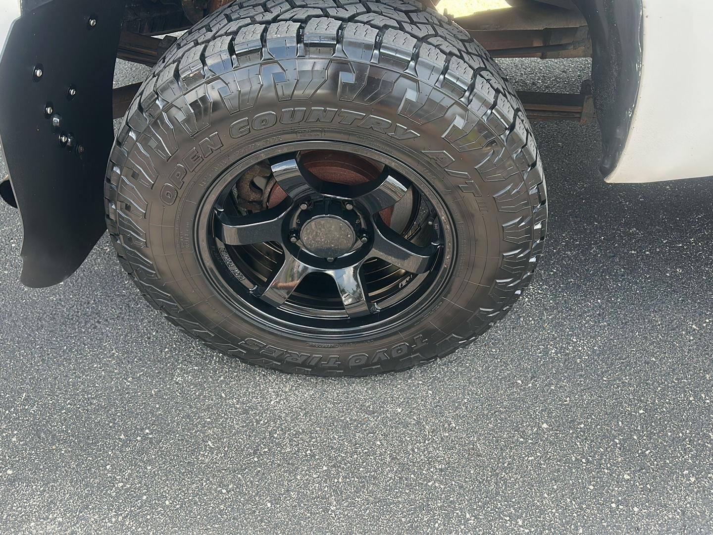 Toyota Tundra Limited 5.7L Double Cab 4WD 2014