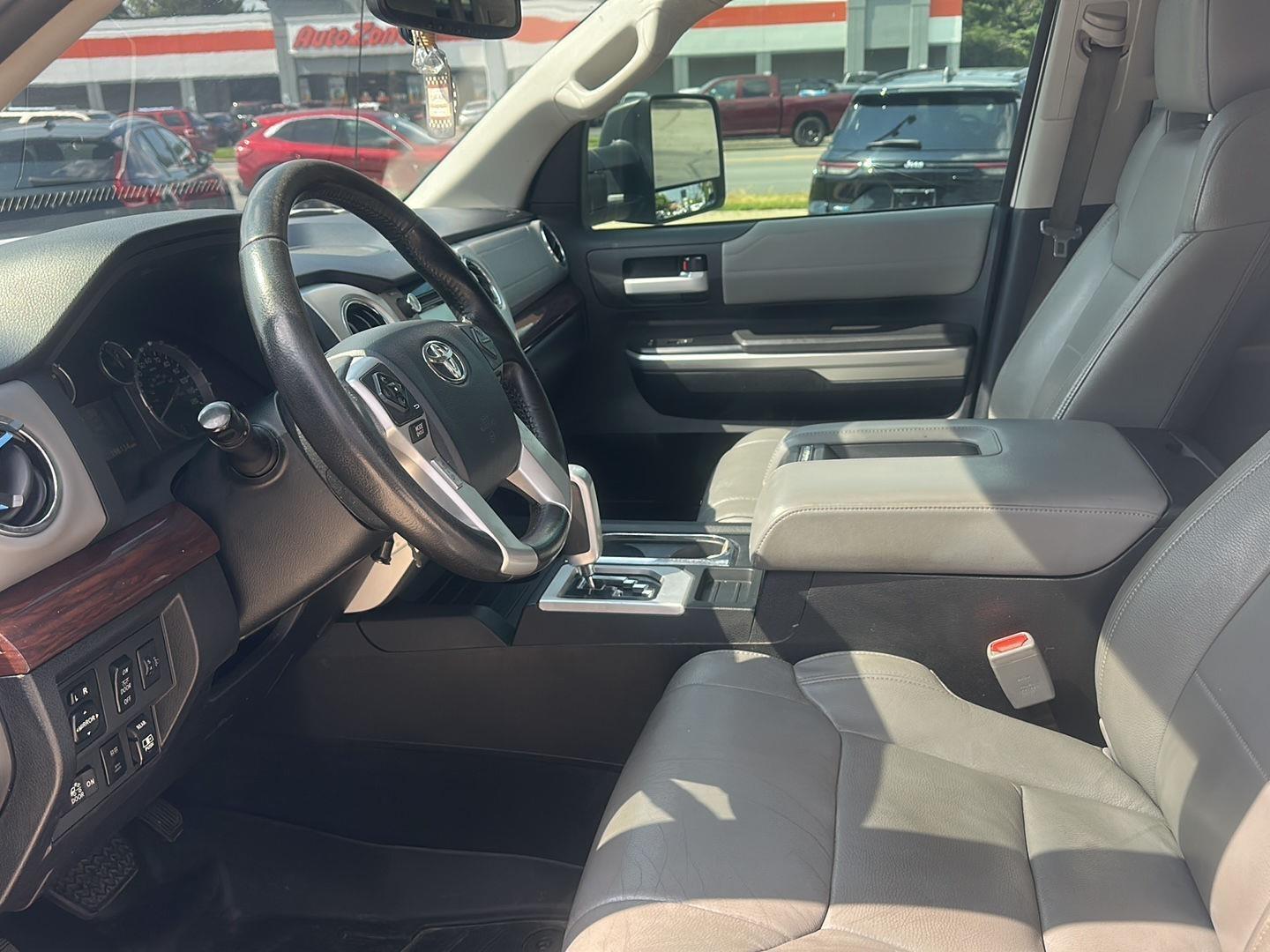 Toyota Tundra Limited 5.7L Double Cab 4WD 2014