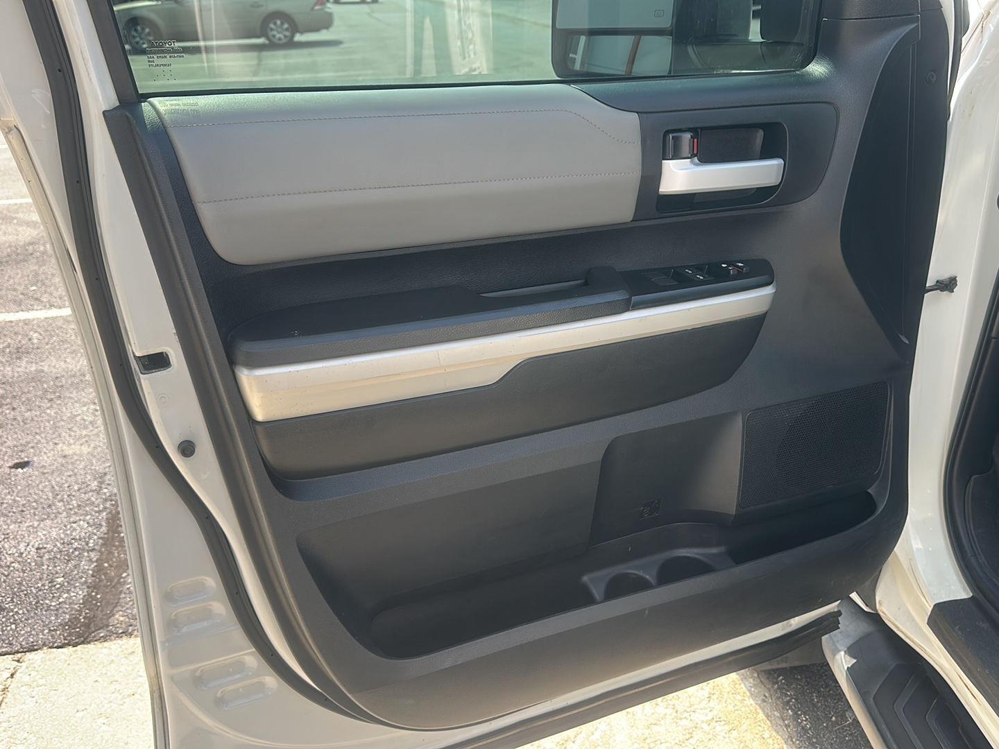 Toyota Tundra Limited 5.7L Double Cab 4WD 2014