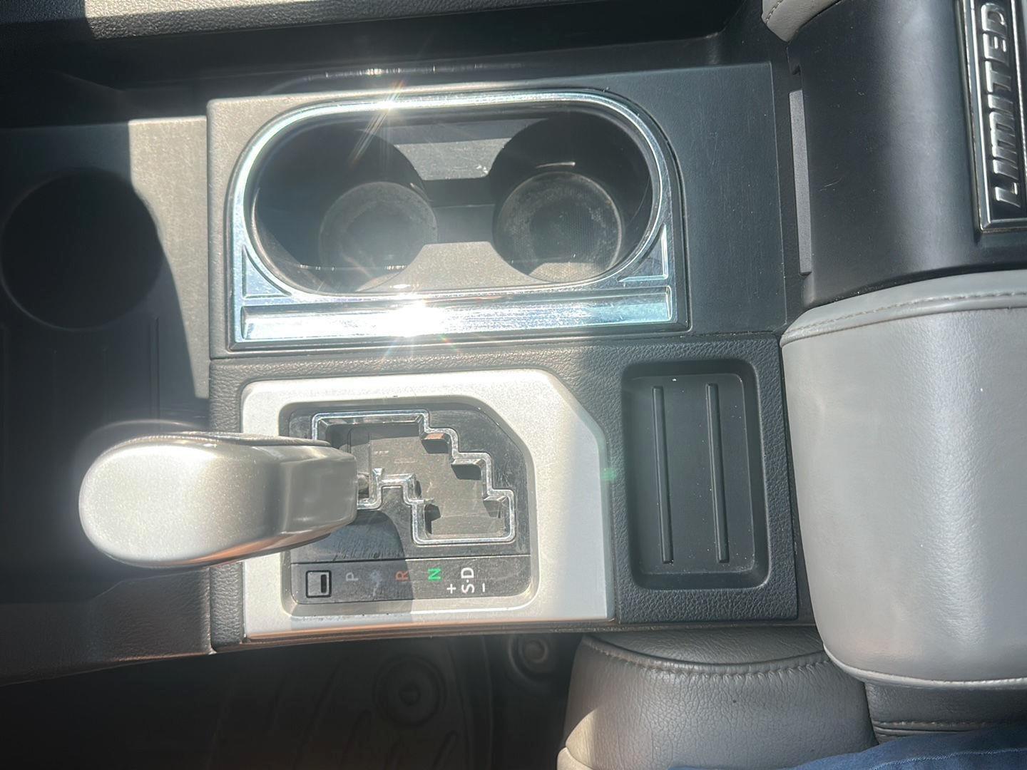 Toyota Tundra Limited 5.7L Double Cab 4WD 2014
