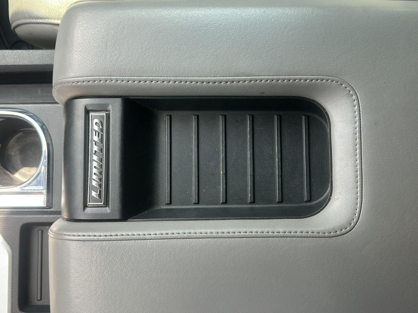 Toyota Tundra Limited 5.7L Double Cab 4WD 2014