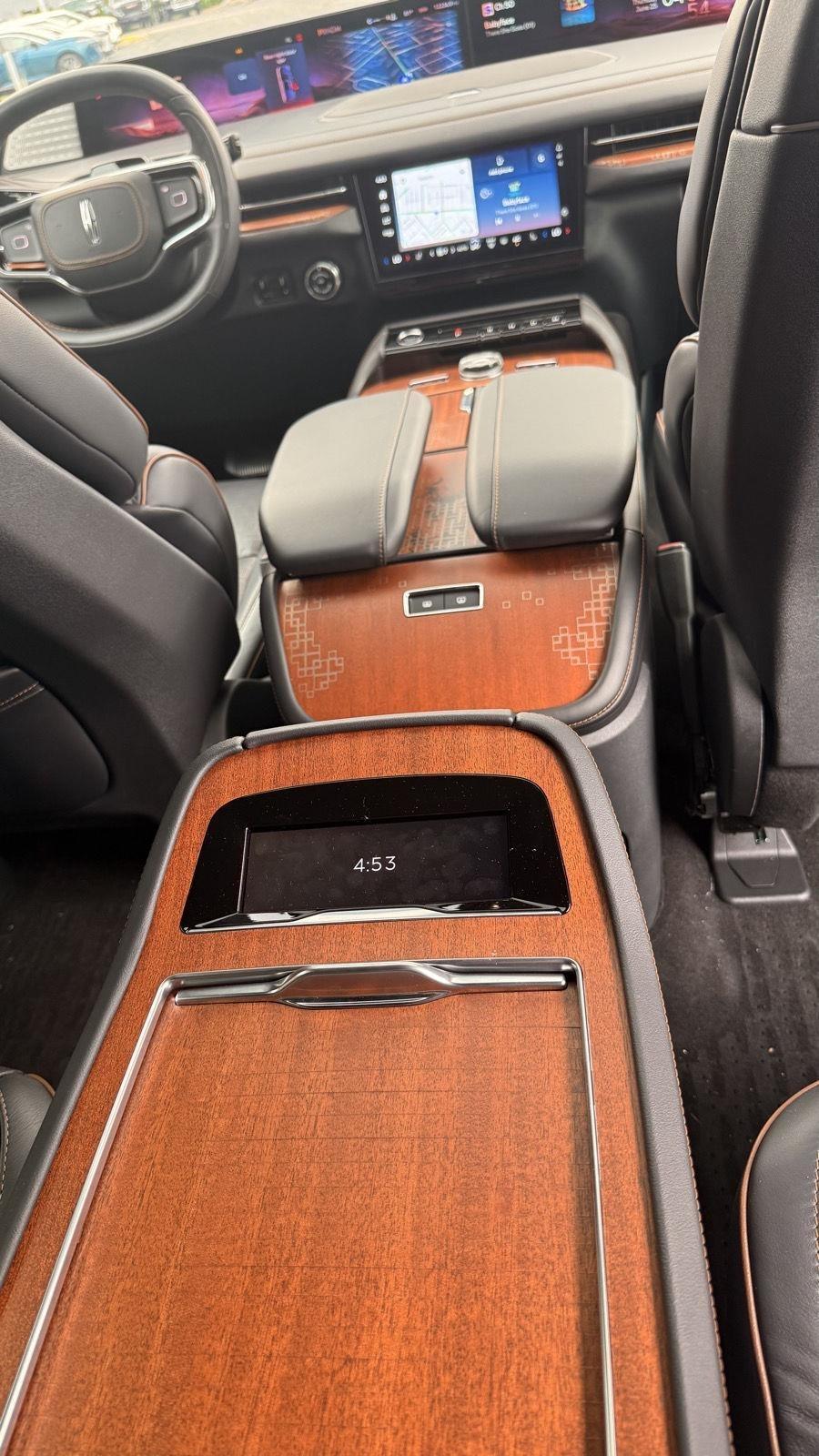 Lincoln Navigator L Black Label 2025
