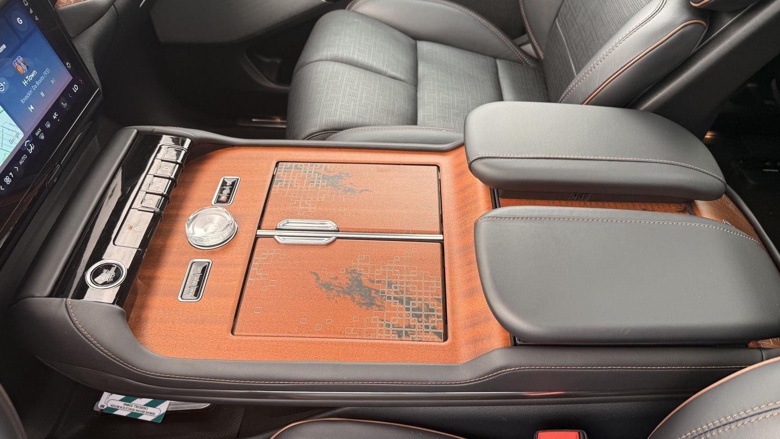 Lincoln Navigator L Black Label 2025
