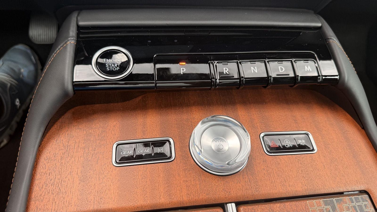 Lincoln Navigator L Black Label 2025
