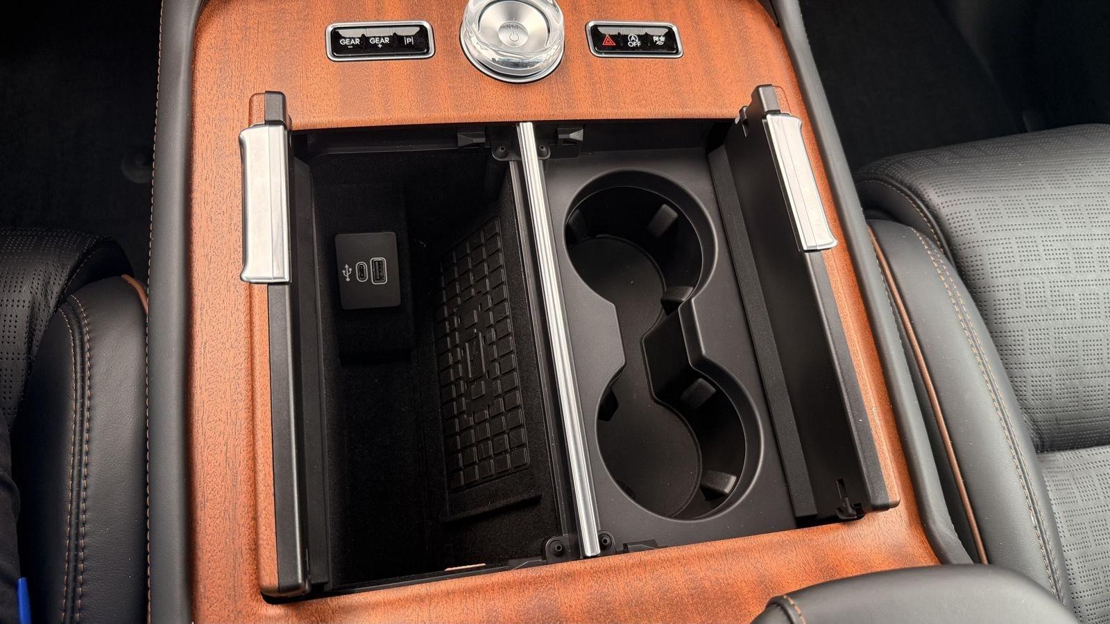 Lincoln Navigator L Black Label 2025