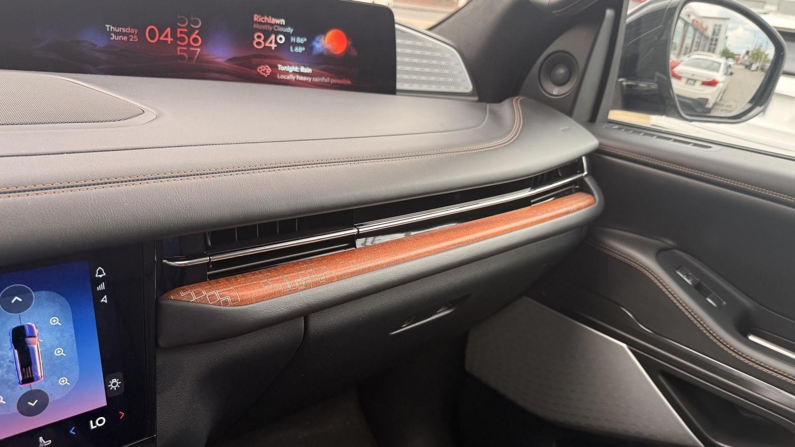 Lincoln Navigator L Black Label 2025