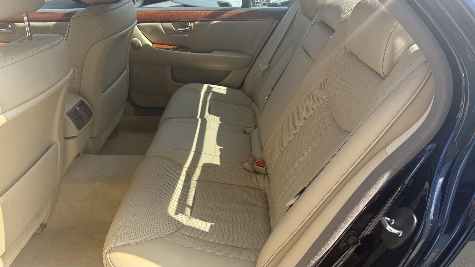 Lexus LS 430 Sedan 2006
