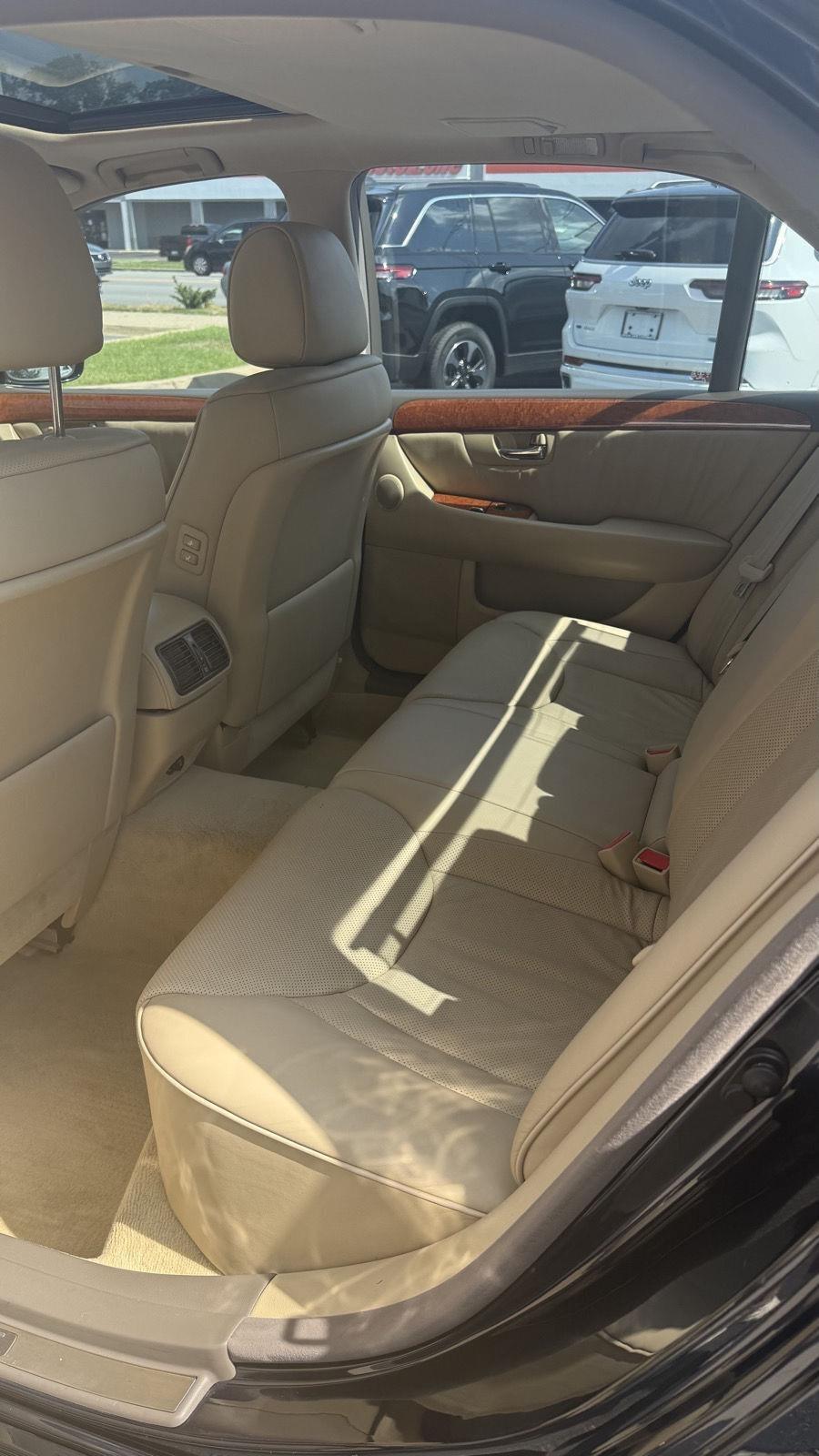 Lexus LS 430 Sedan 2006