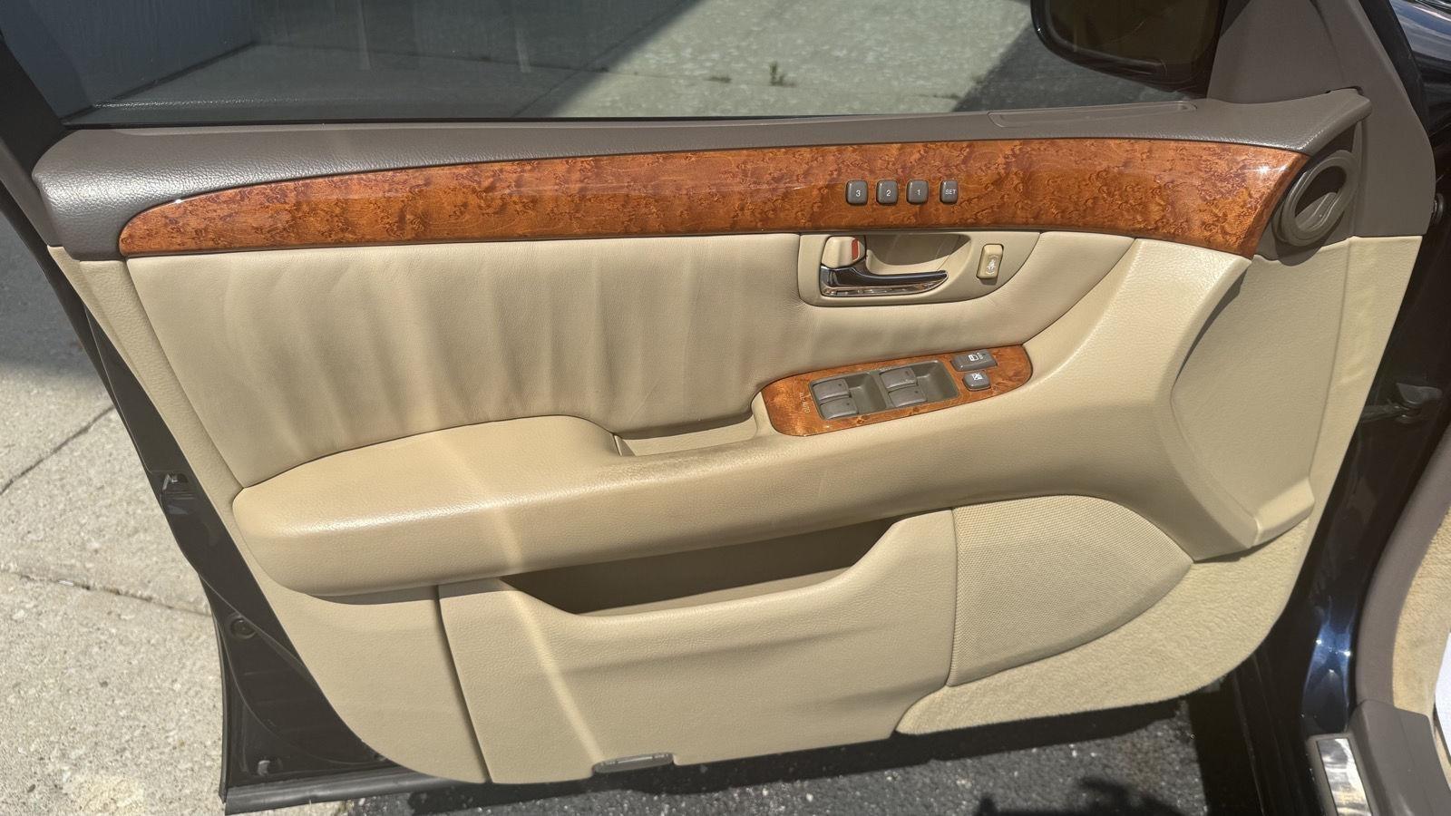 Lexus LS 430 Sedan 2006