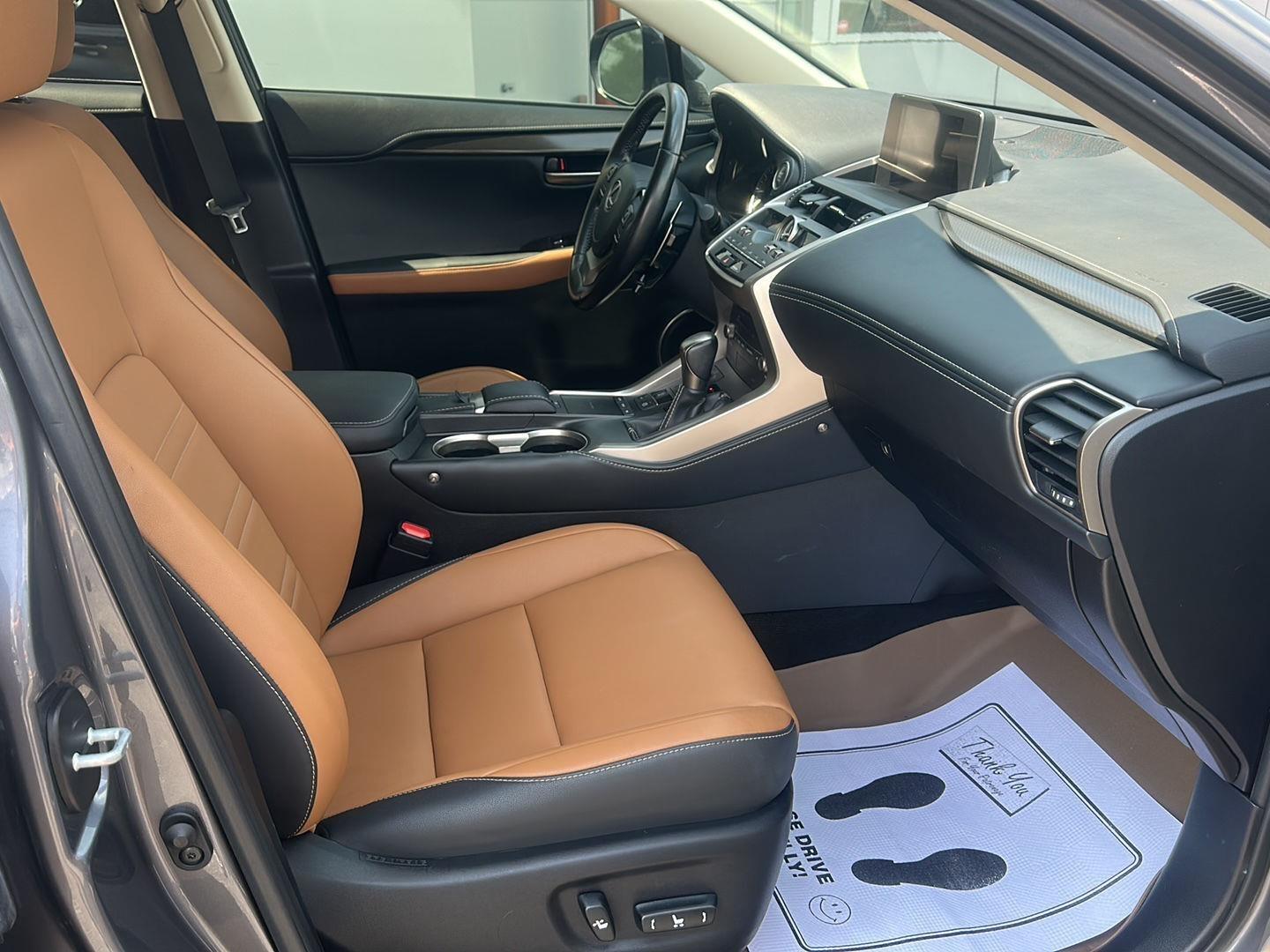 Lexus NX 300 Luxury 2021