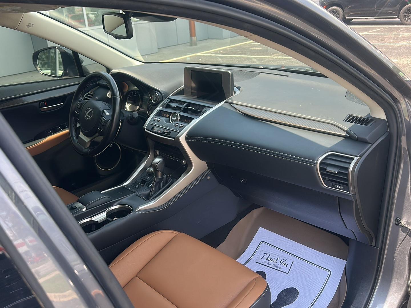 Lexus NX 300 Luxury 2021