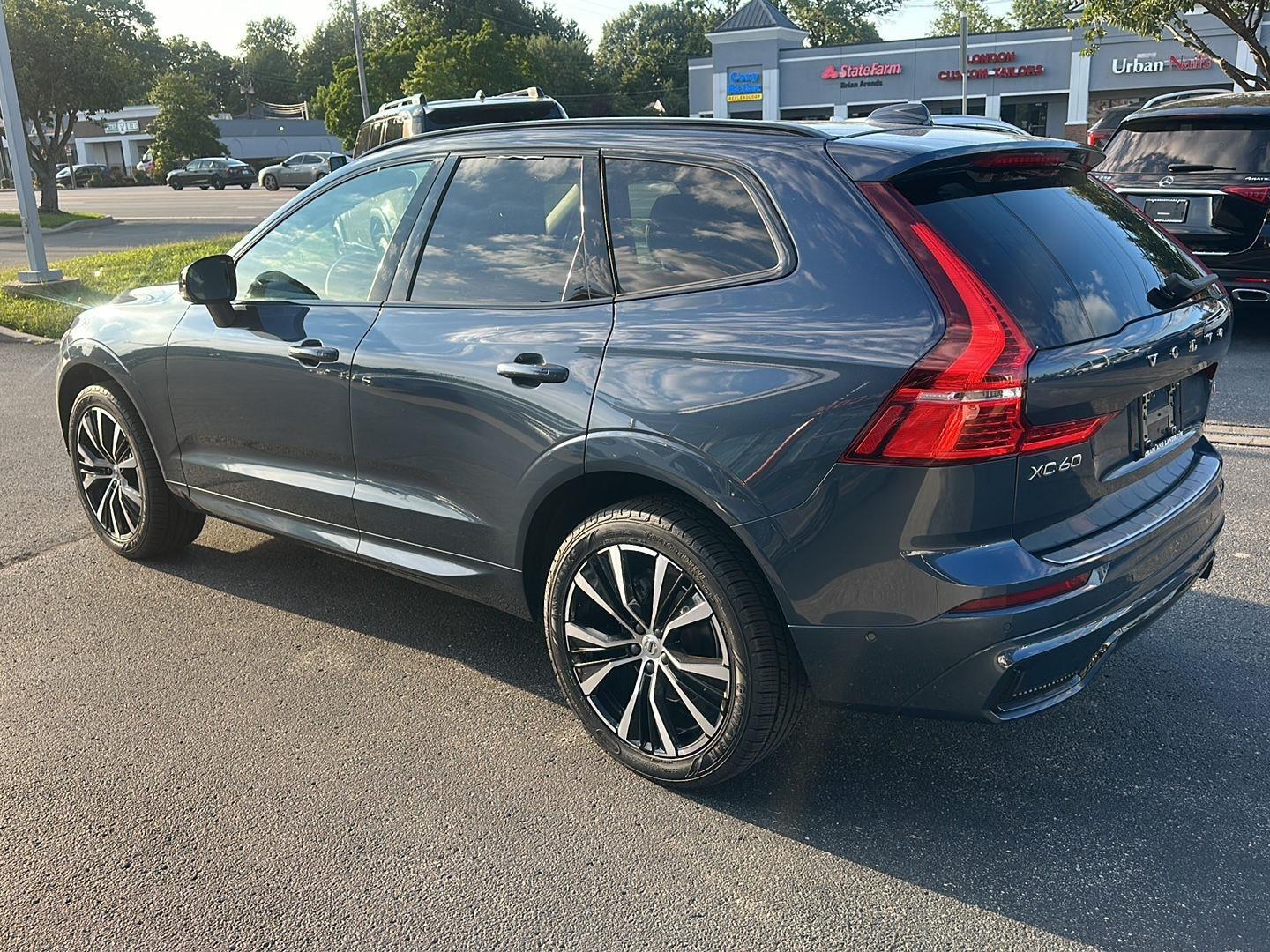 Volvo XC60 B5 Plus Dark AWD 2024