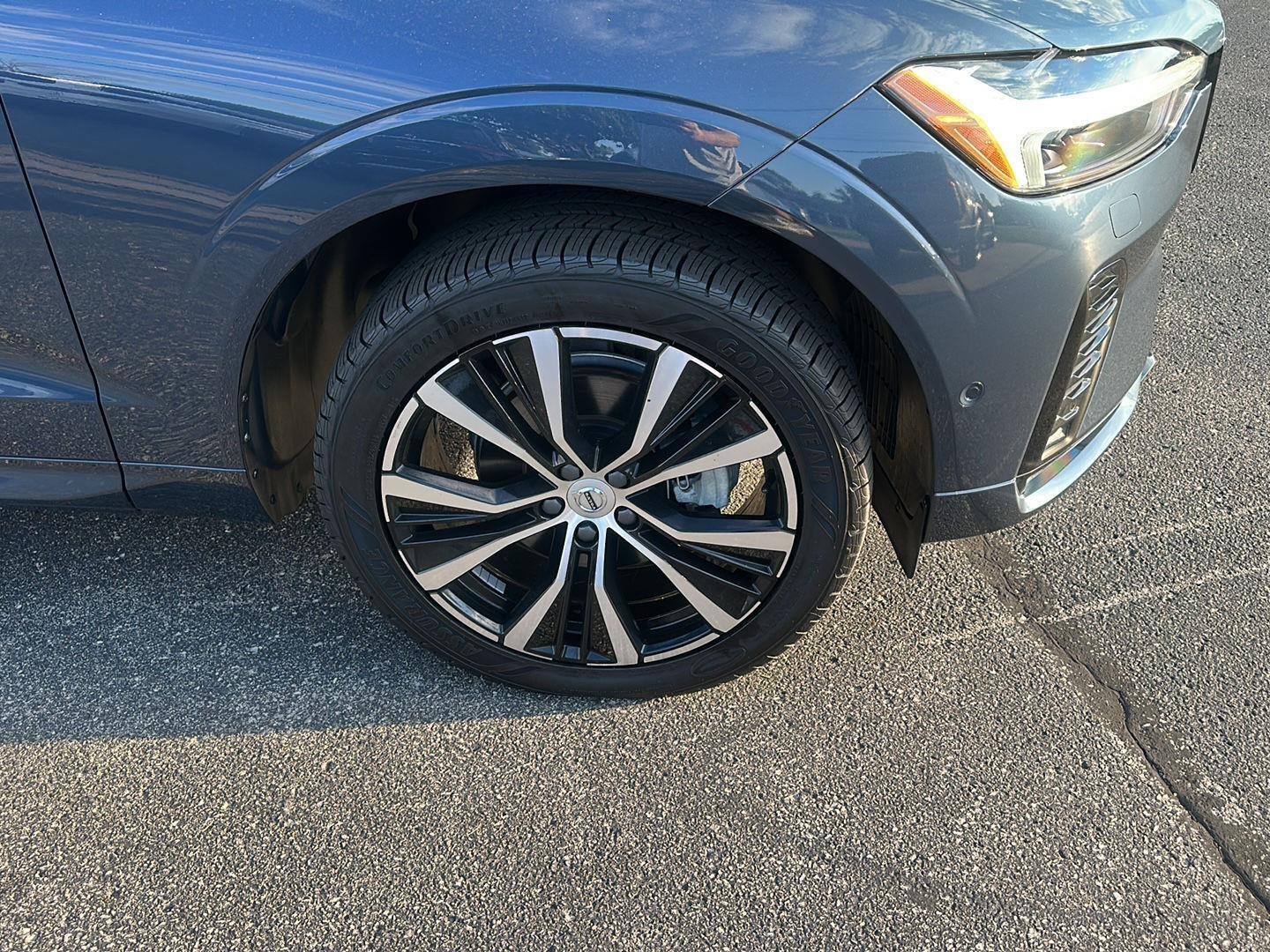 Volvo XC60 B5 Plus Dark AWD 2024
