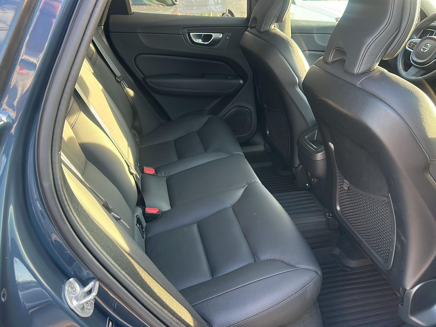 Volvo XC60 B5 Plus Dark AWD 2024