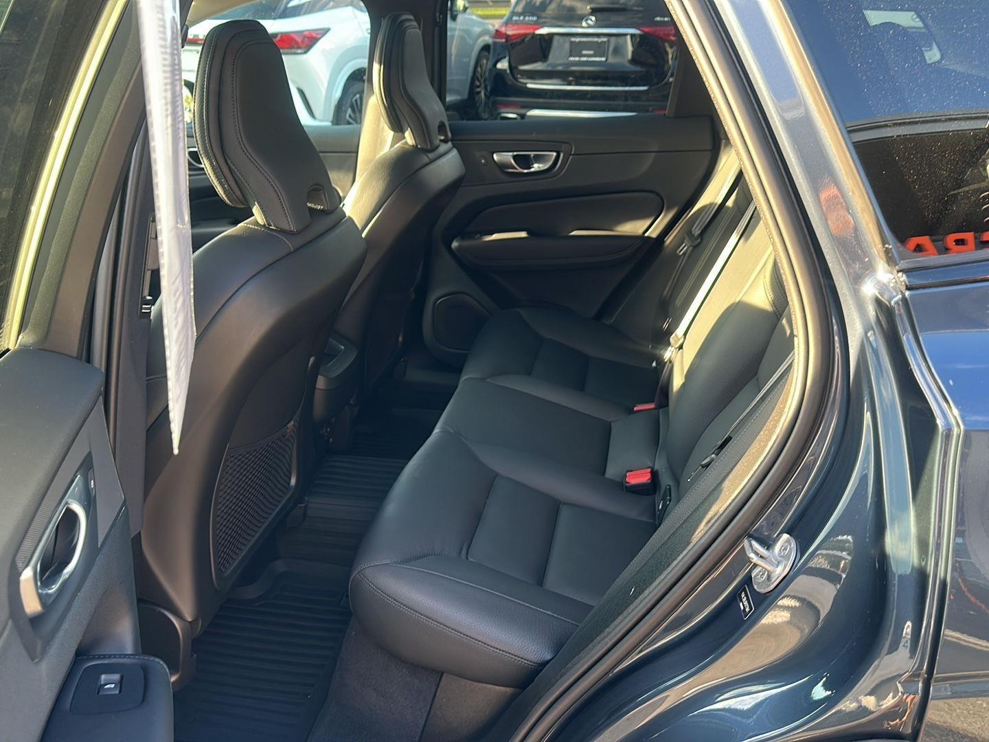 Volvo XC60 B5 Plus Dark AWD 2024