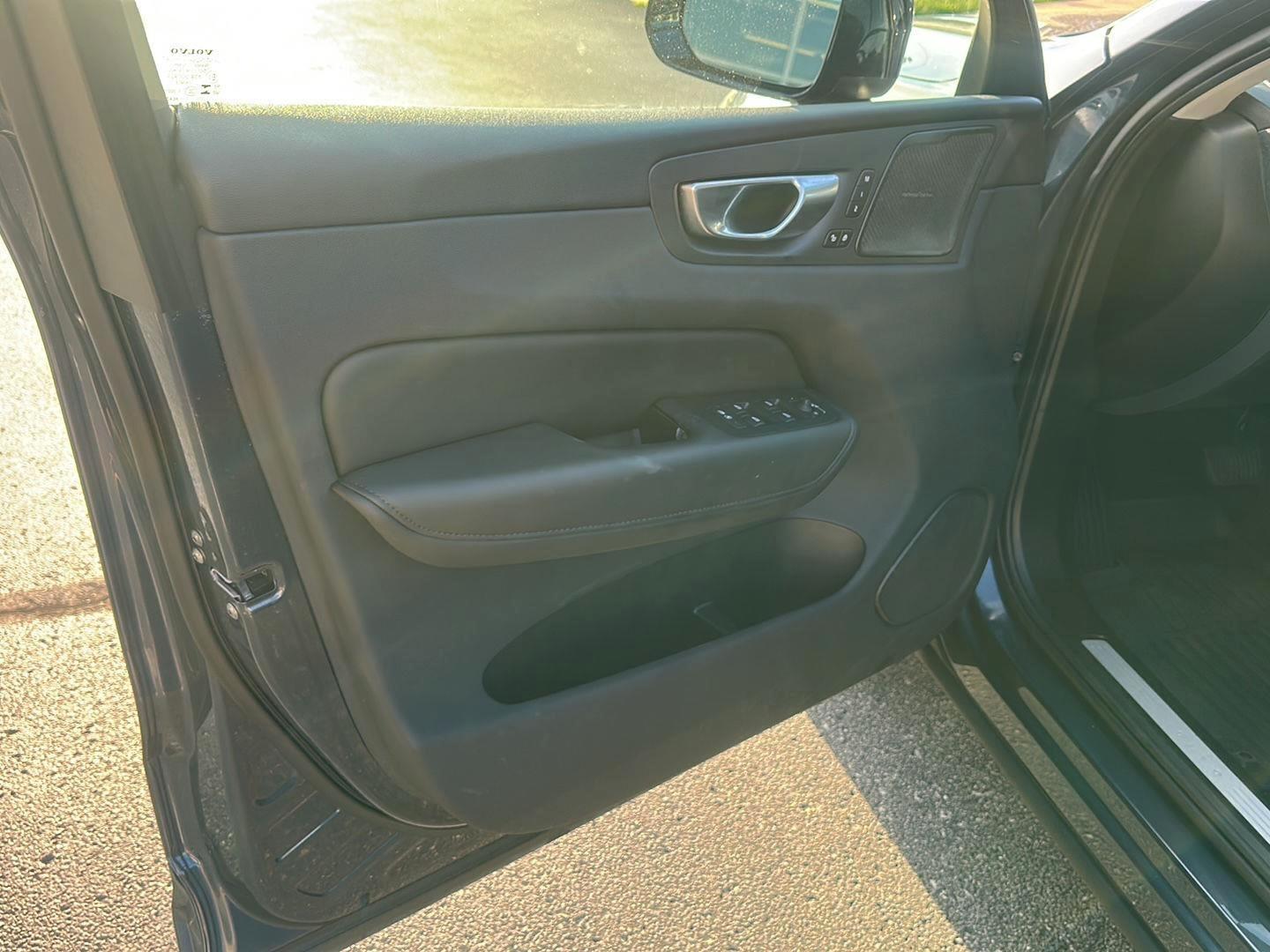 Volvo XC60 B5 Plus Dark AWD 2024