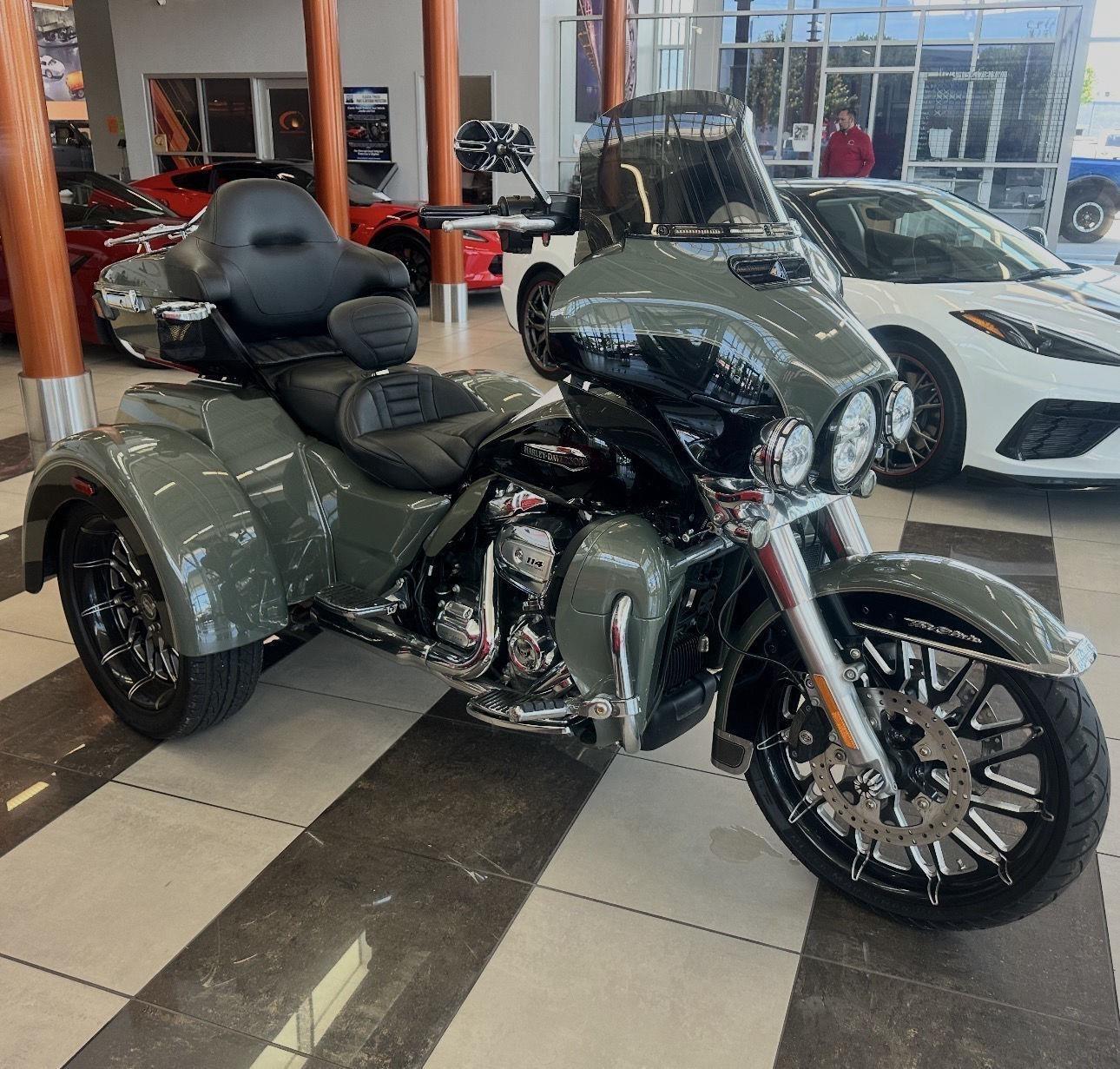Harley-Davidson FLHTCUTG  2021