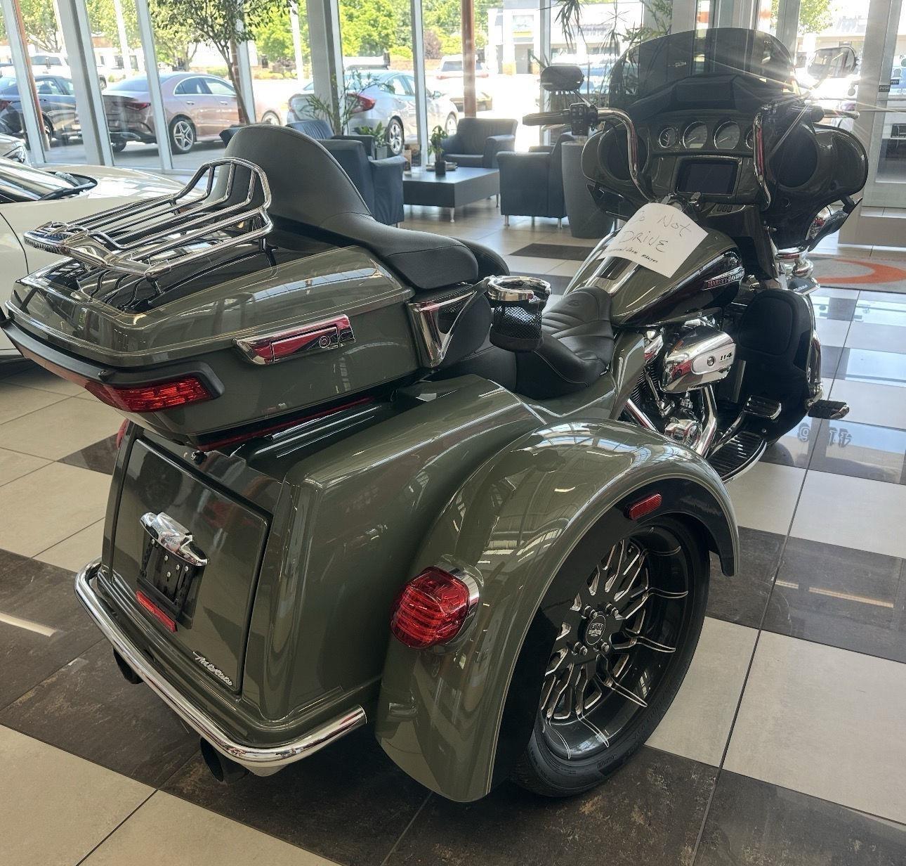 Harley-Davidson FLHTCUTG  2021