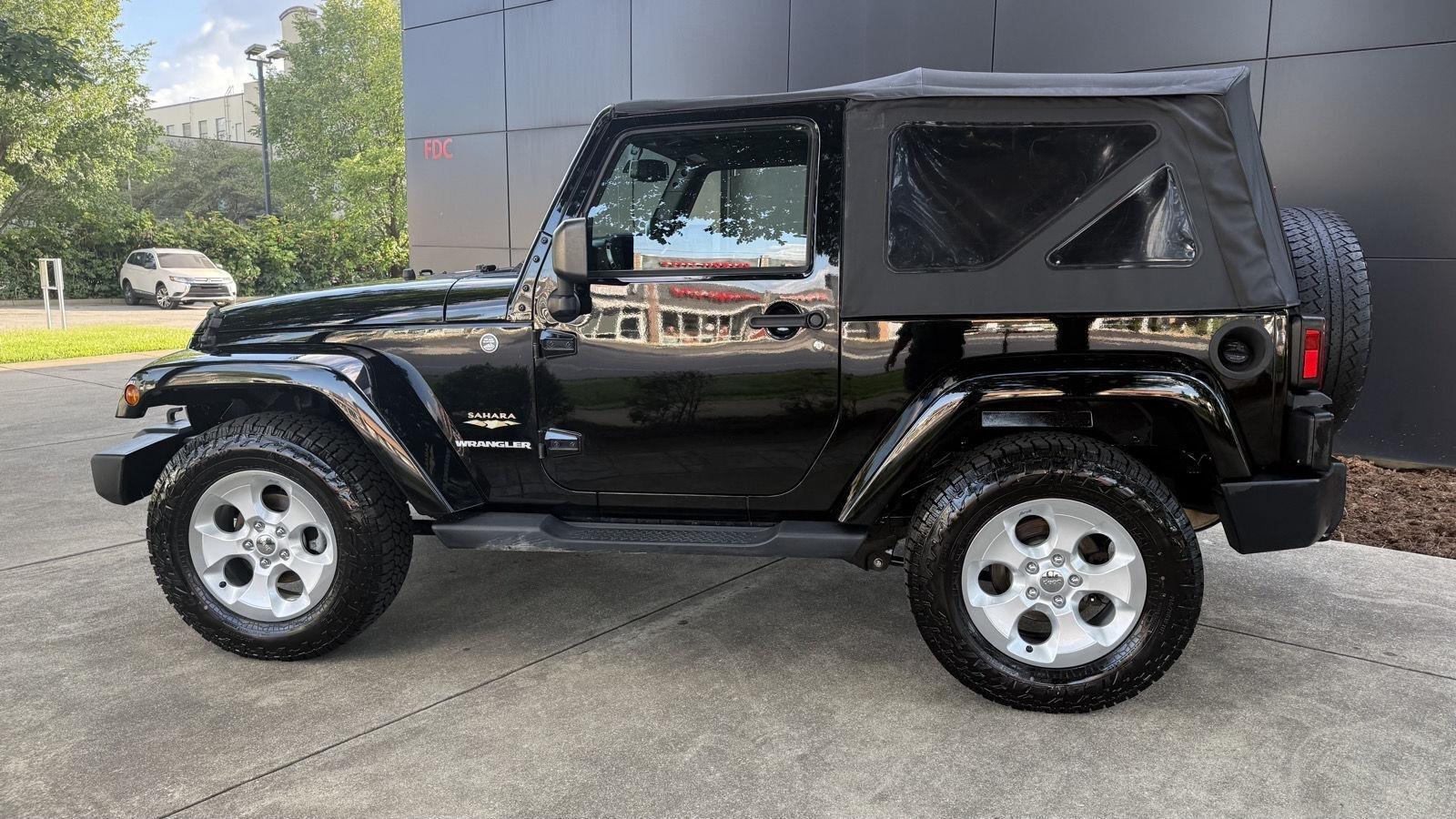 Jeep Wrangler Sahara 4WD 2014