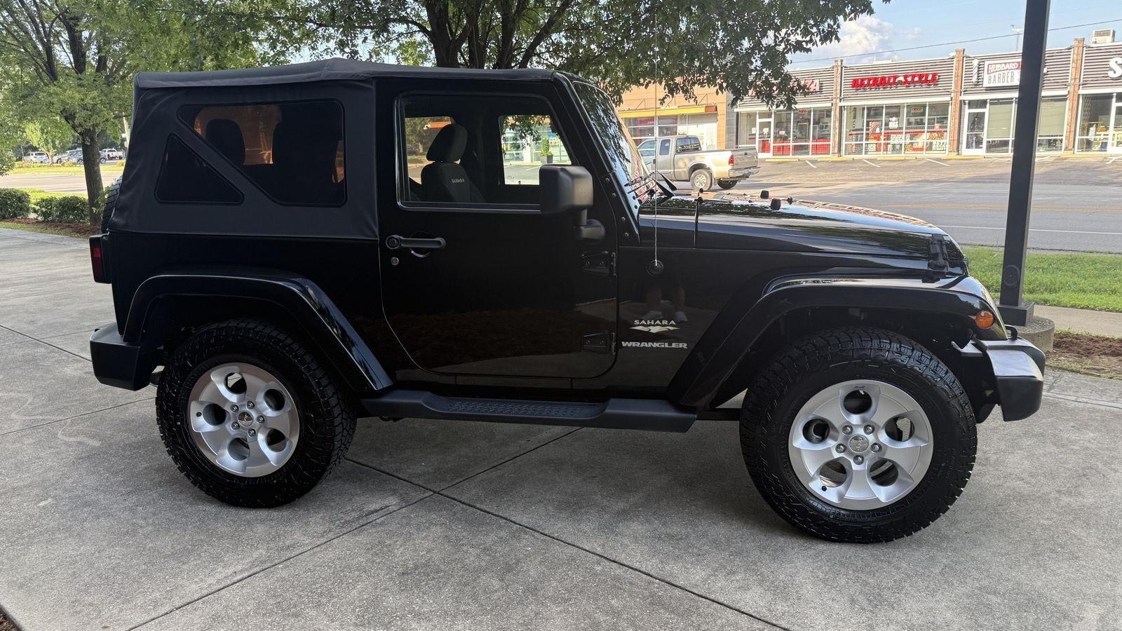 Jeep Wrangler Sahara 4WD 2014