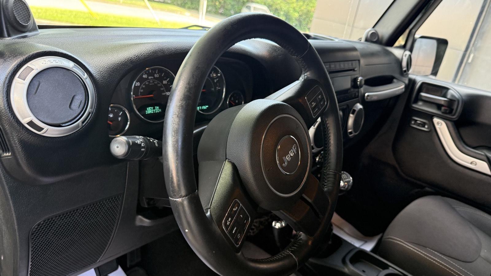 Jeep Wrangler Sahara 4WD 2014
