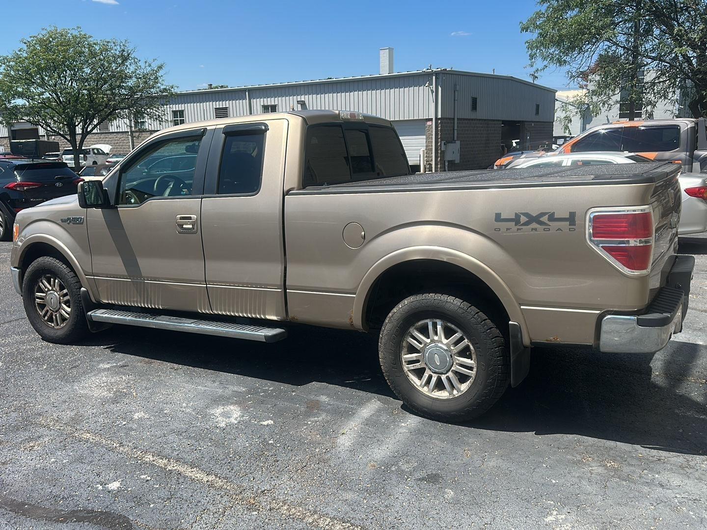 Ford F-150 Lariat SuperCab 6.5-ft. Bed 4WD 2011