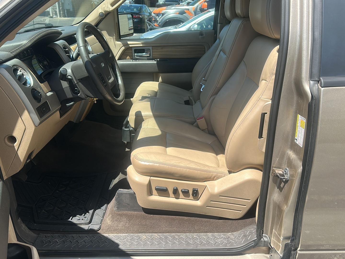 Ford F-150 Lariat SuperCab 6.5-ft. Bed 4WD 2011
