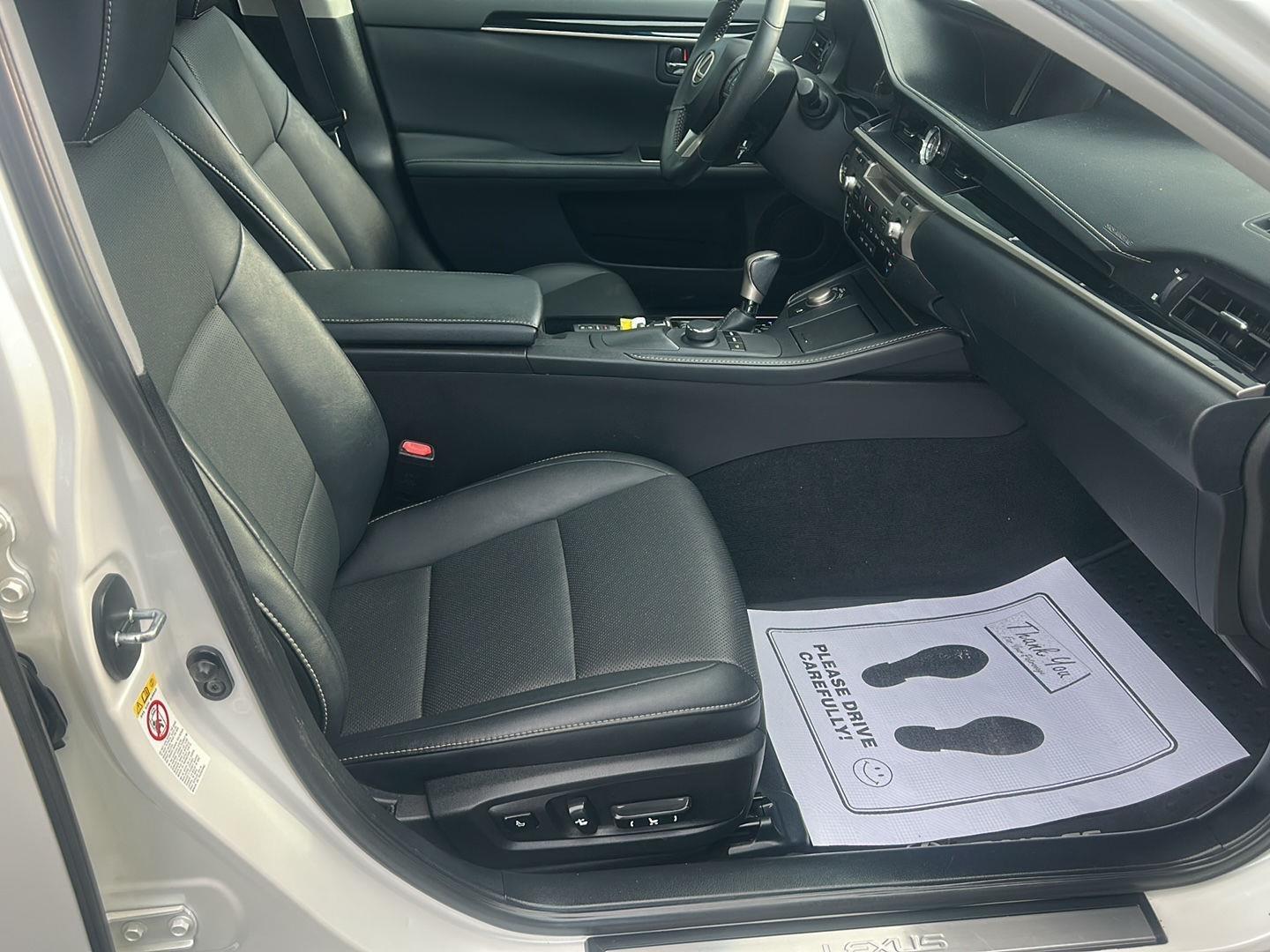 Lexus ES 350 Sedan 2016