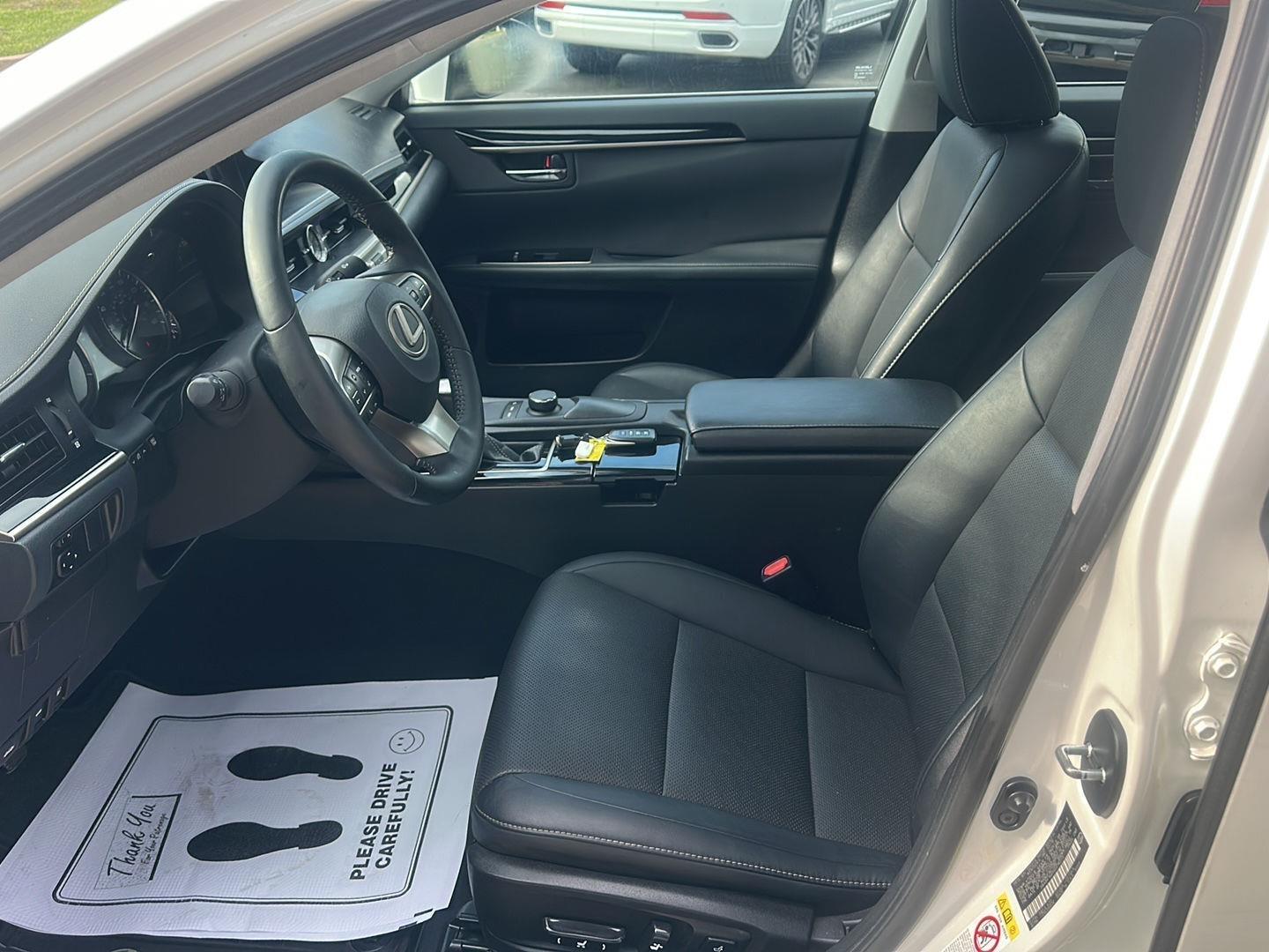 Lexus ES 350 Sedan 2016