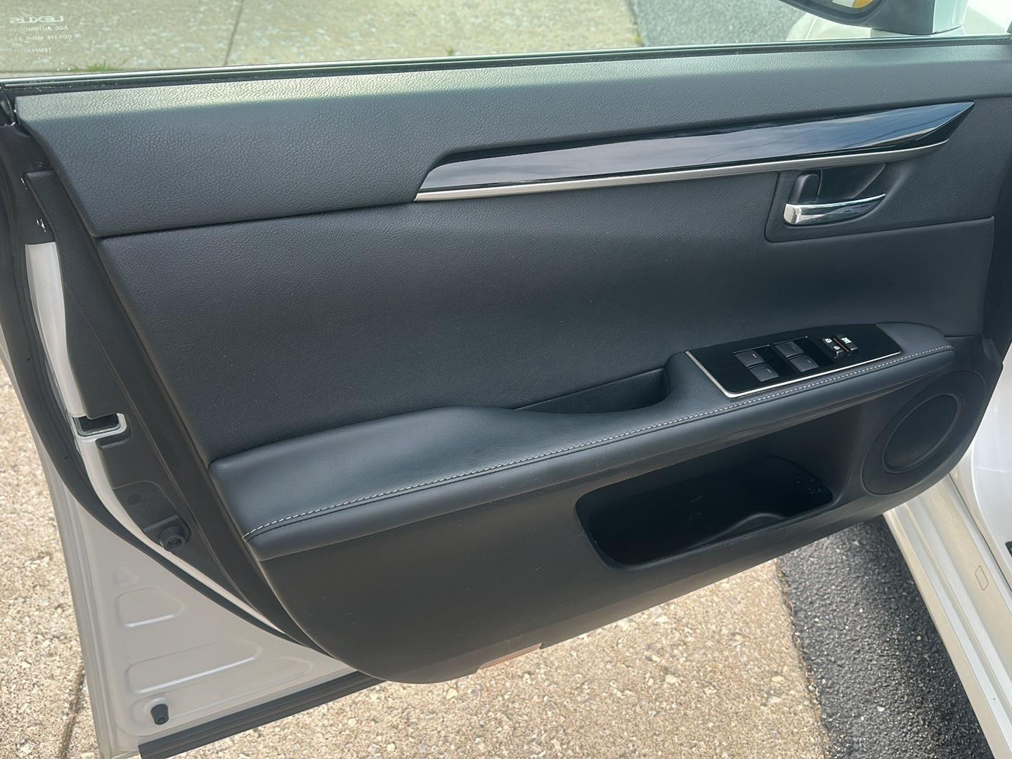 Lexus ES 350 Sedan 2016