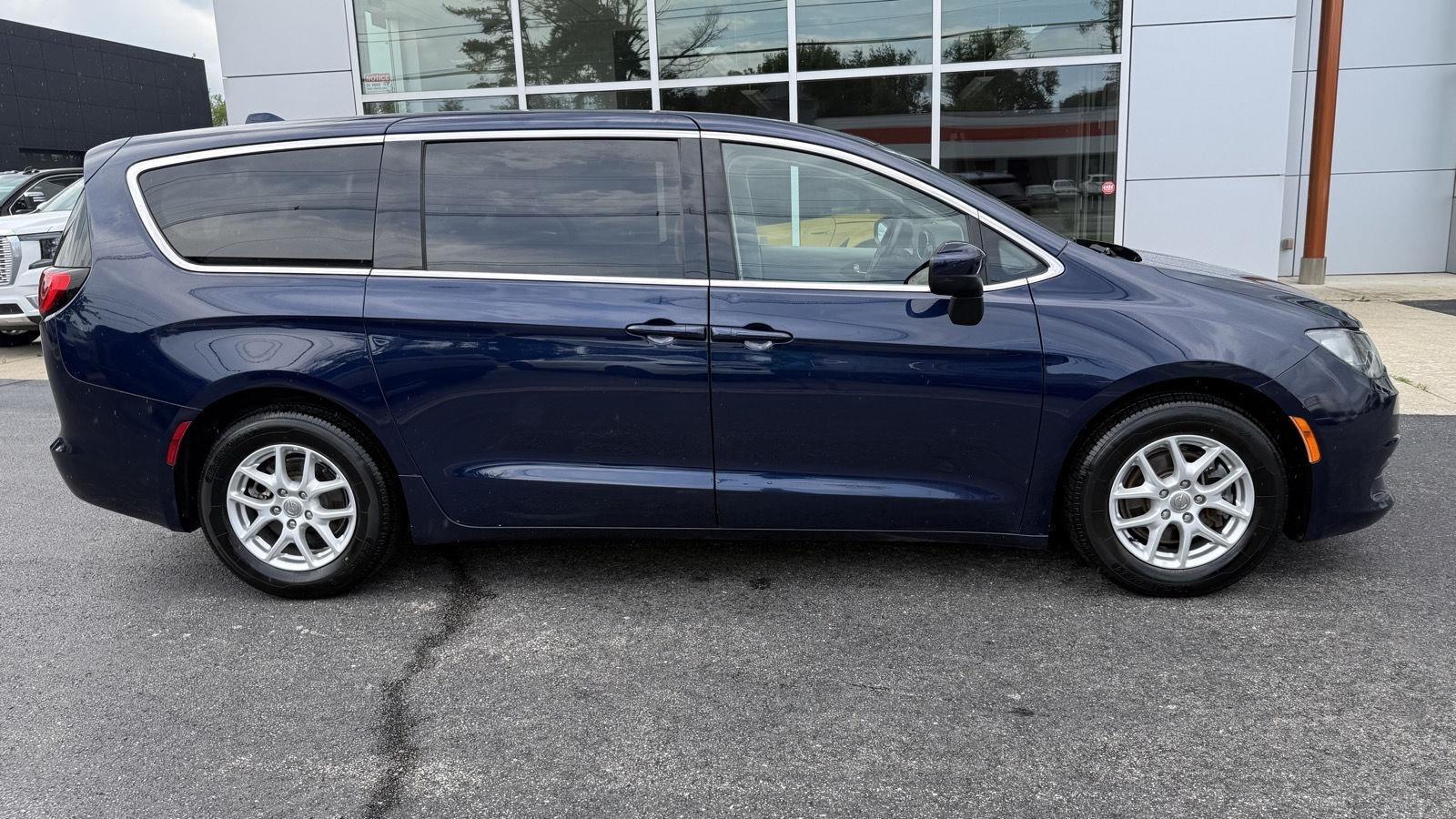 2017 Chrysler Pacifica LX