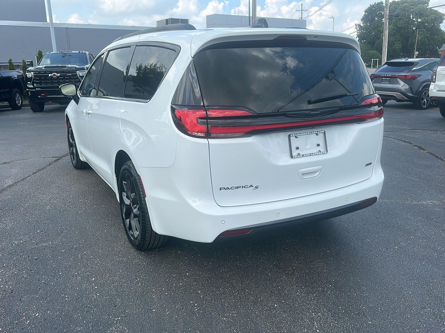 Chrysler Pacifica Touring L AWD 2024