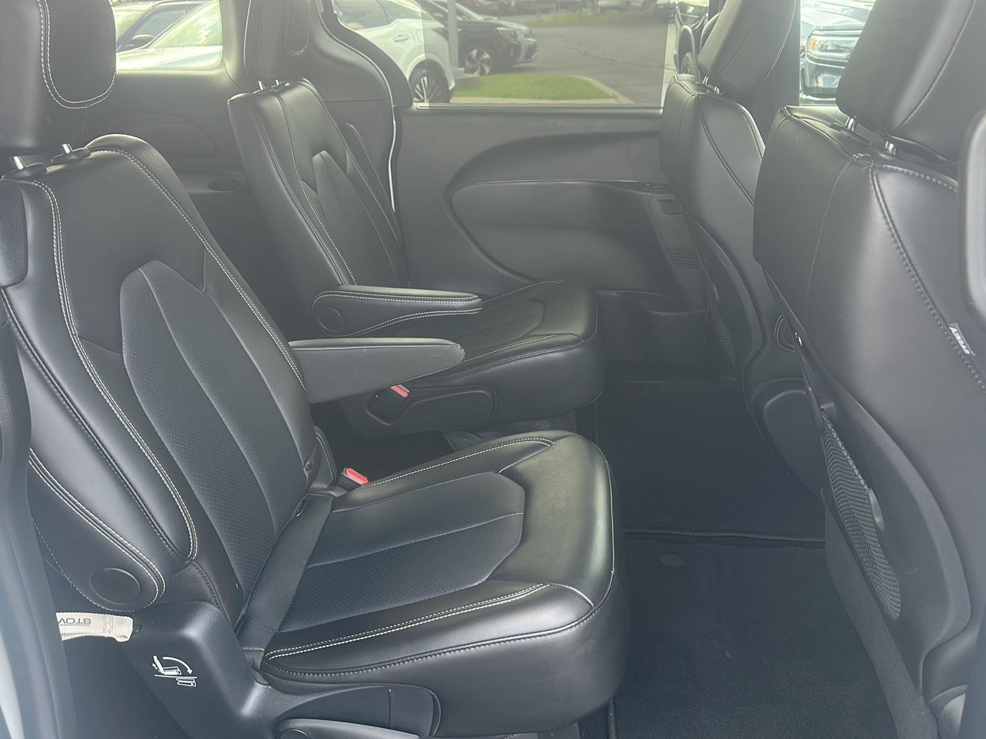 Chrysler Pacifica Touring L AWD 2024