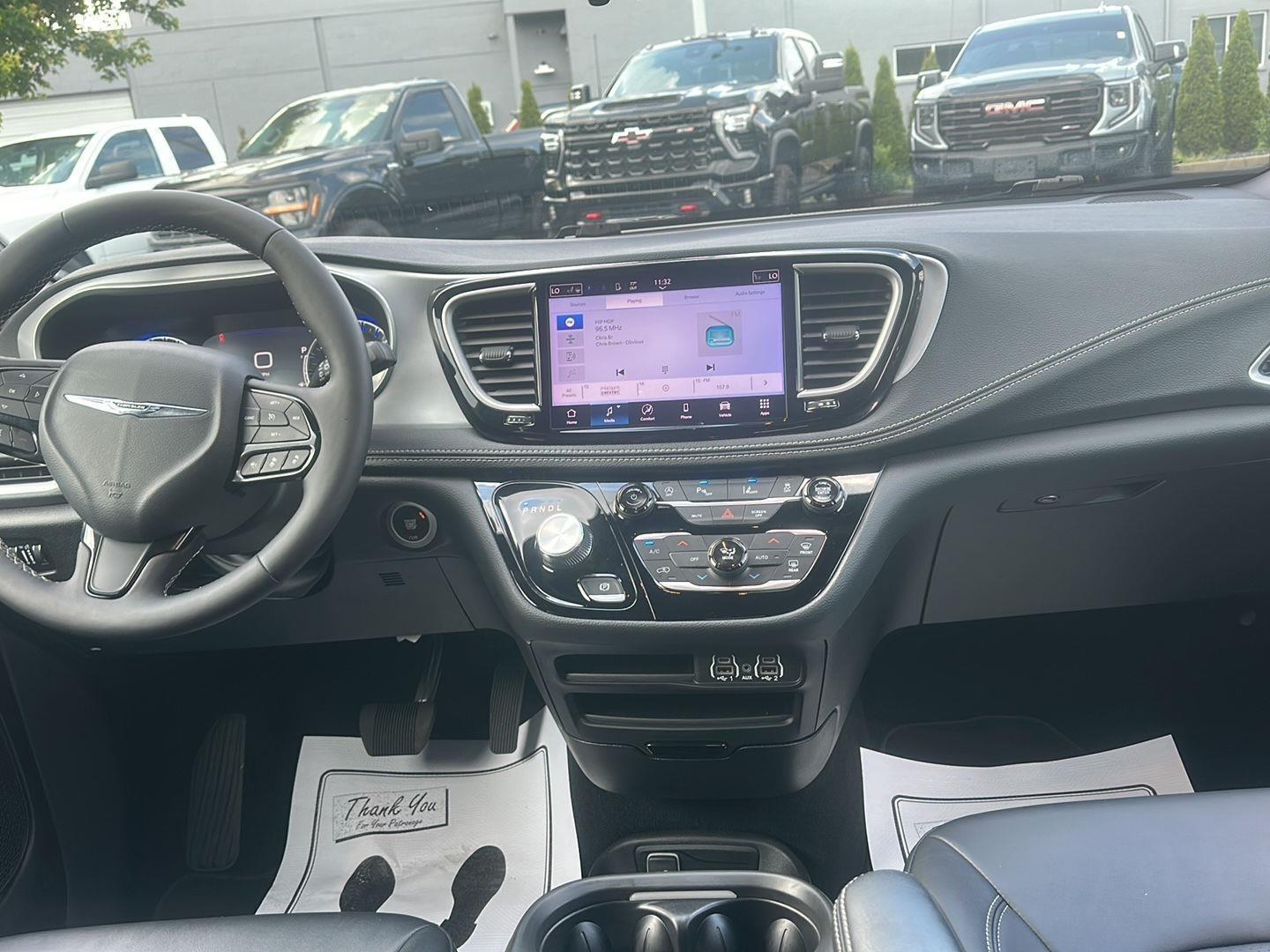 Chrysler Pacifica Touring L AWD 2024
