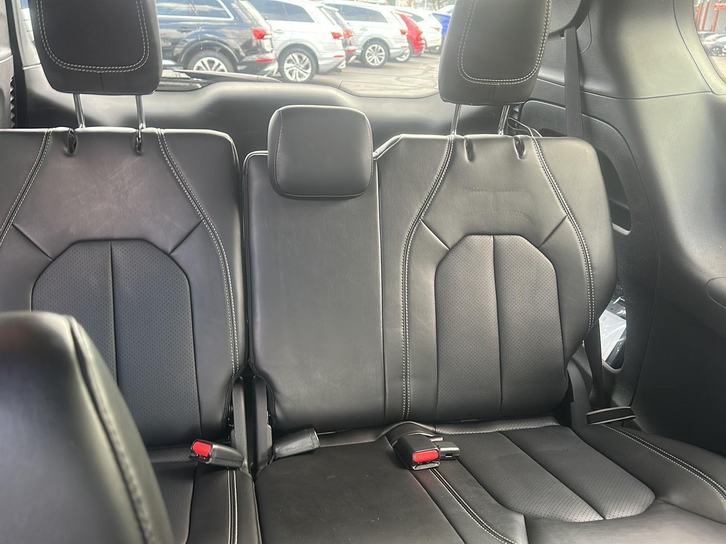 Chrysler Pacifica Touring L AWD 2024