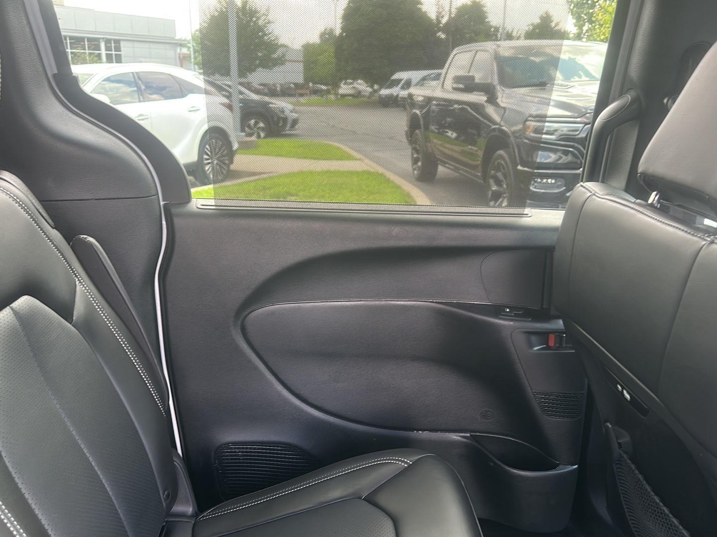 Chrysler Pacifica Touring L AWD 2024