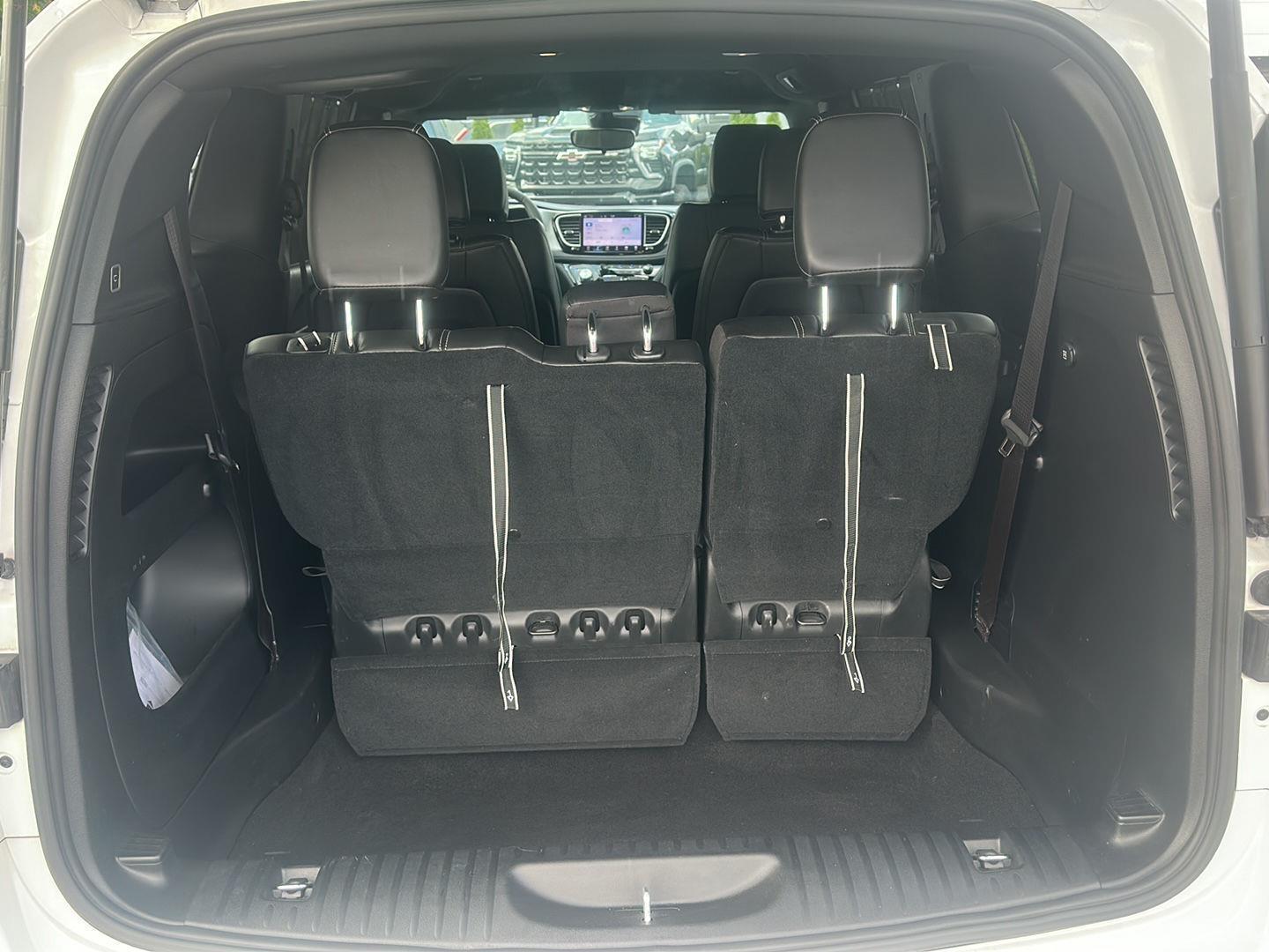 Chrysler Pacifica Touring L AWD 2024
