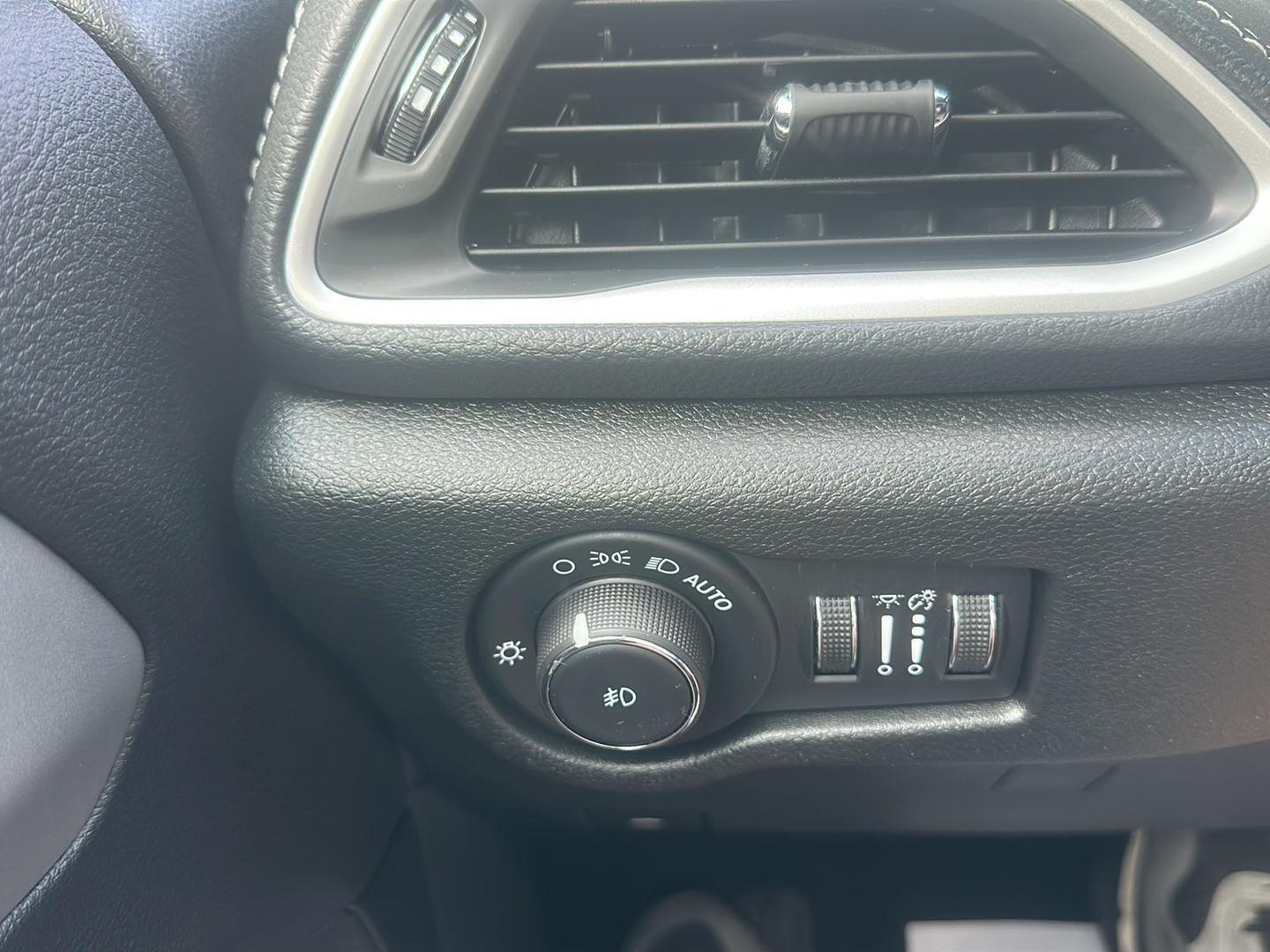 Chrysler Pacifica Touring L AWD 2024