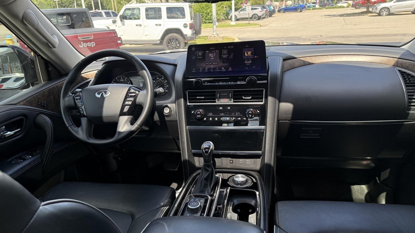 Infiniti QX80 LUXE 4WD 2022