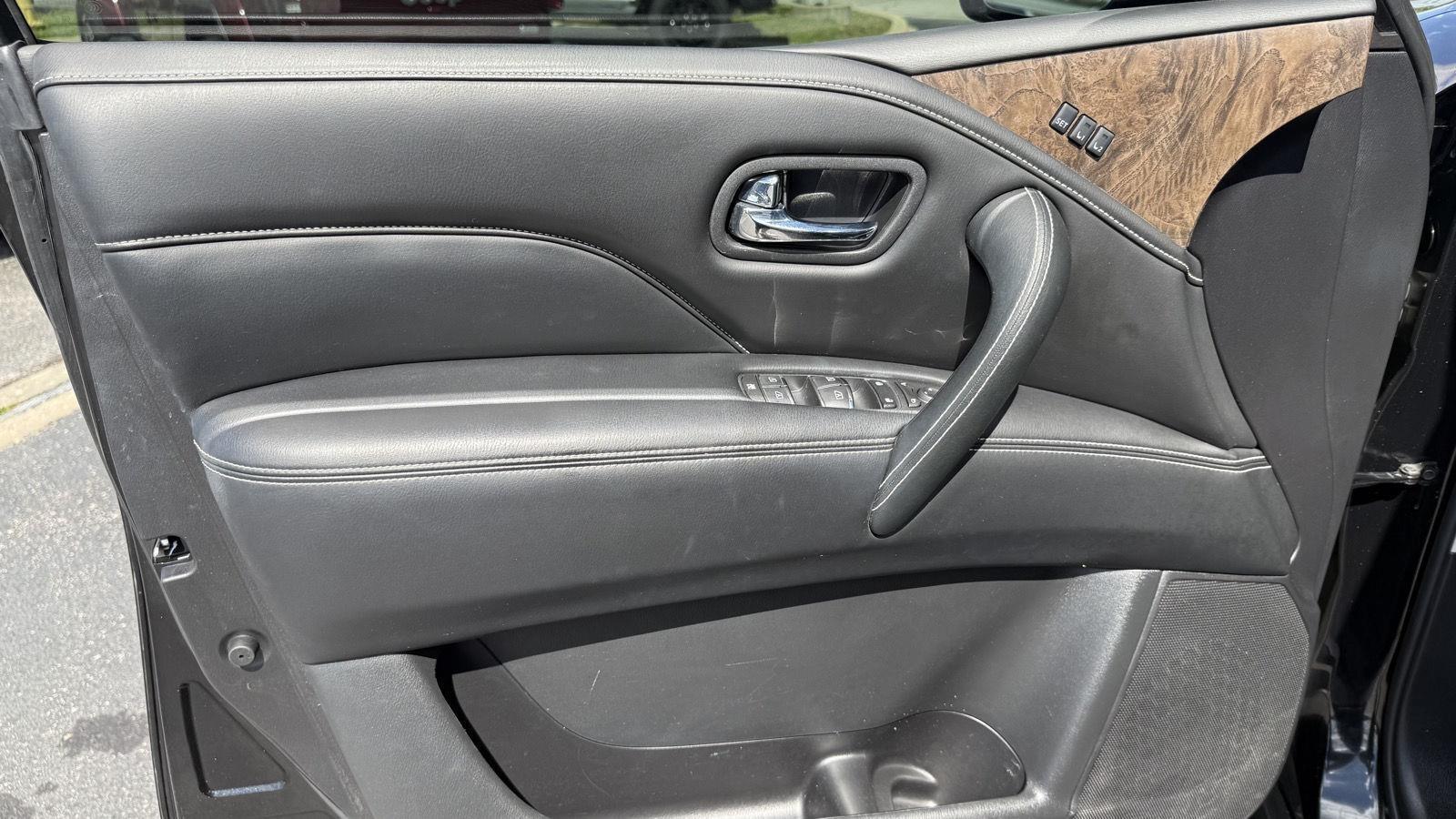 Infiniti QX80 LUXE 4WD 2022