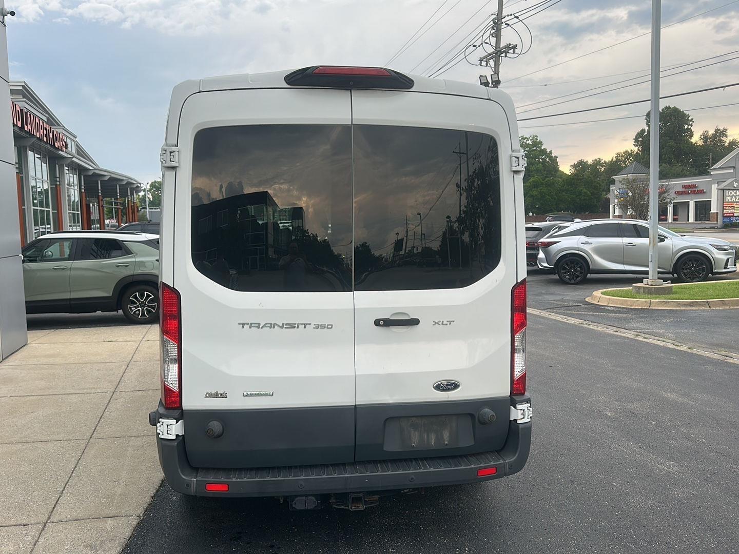 Ford Transit 350 Wagon Med. Roof XLT w/Sliding Pass. 148-in. WB 2018