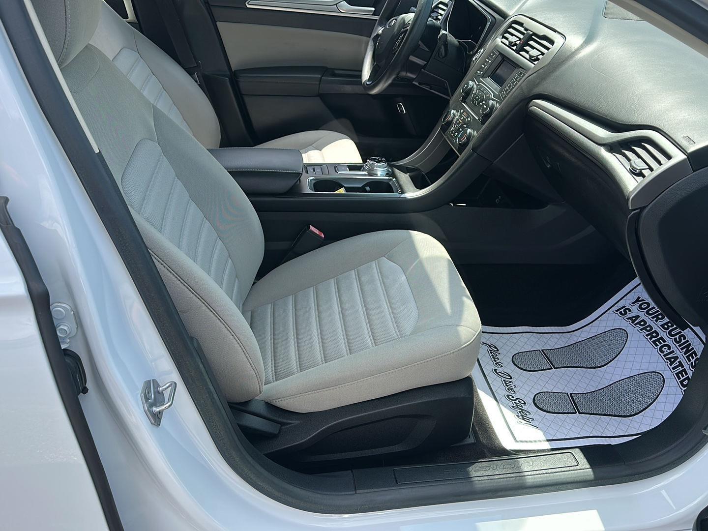 Ford Fusion Hybrid S 2018