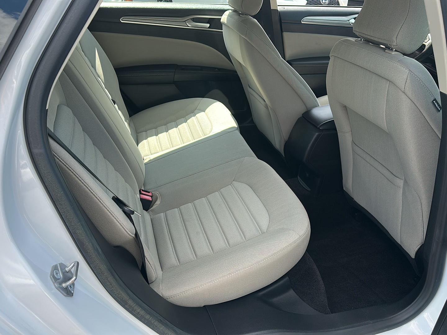 Ford Fusion Hybrid S 2018