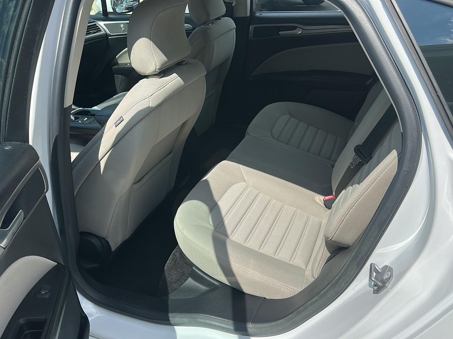 Ford Fusion Hybrid S 2018