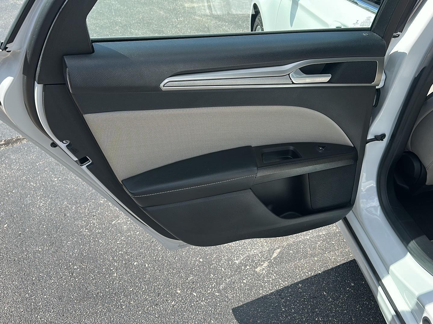 Ford Fusion Hybrid S 2018