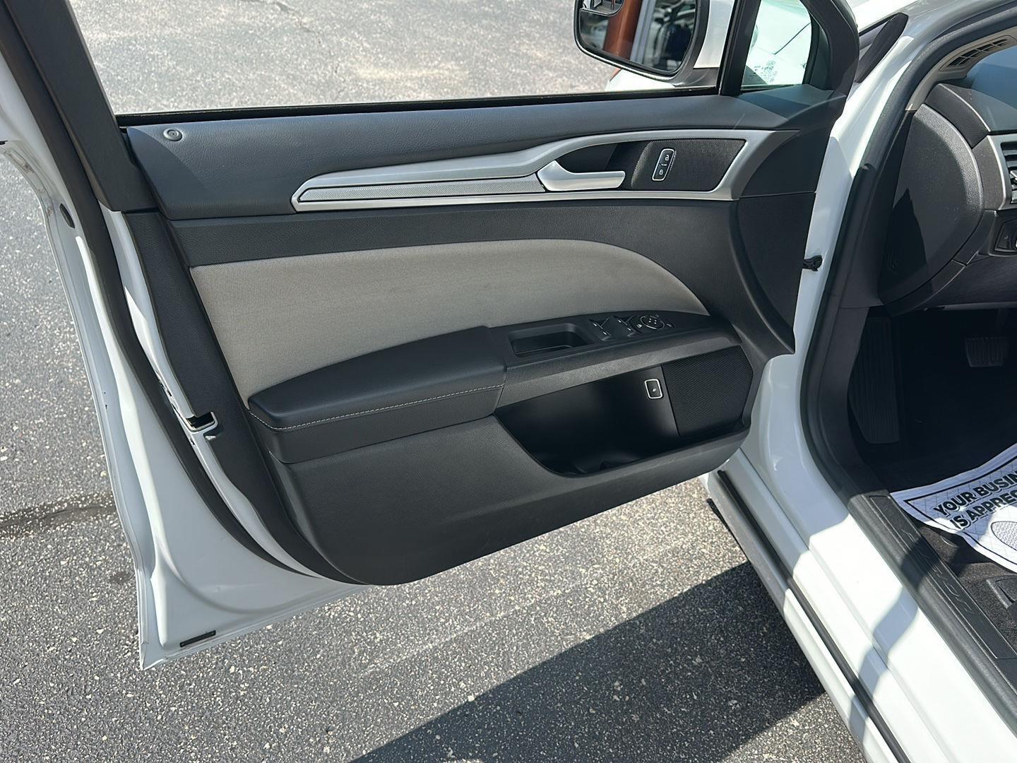 Ford Fusion Hybrid S 2018